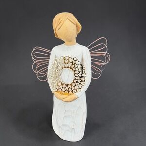 Willow Tree Sweetheart Angel Figurine Susan Lordi Demdaco Gold Heart Wreath